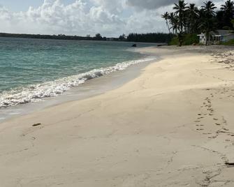 2 bedroom 2 bathroom beach house, beach right at your door steps, - Steventon - Beach