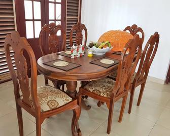 Yoyo Hostel - Negombo - Dining room
