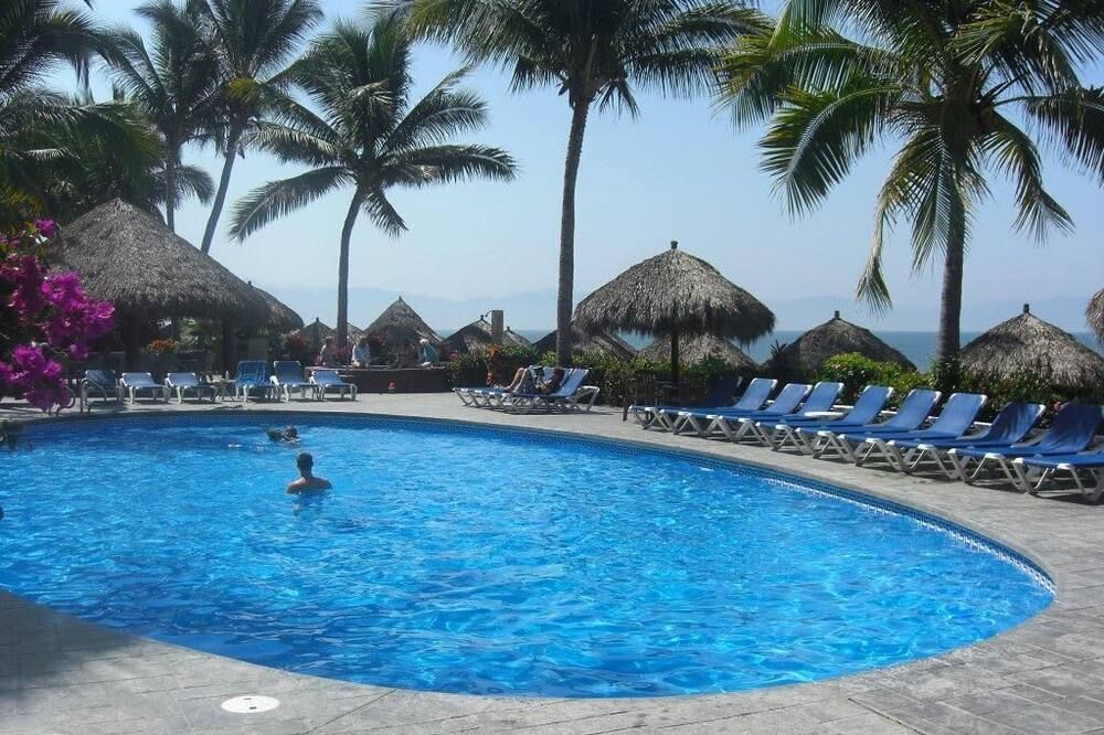 2 Br Five Star Playa Royale Residences Building - Nuevo Vallarta - Pool