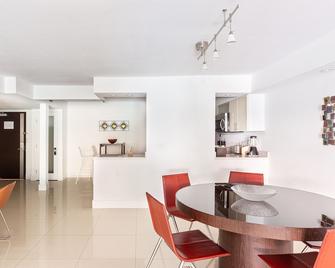 1 Bedroom-1 Bath with Terrace Steps from Bal Harbour Beach - Bal Harbour - Dining room