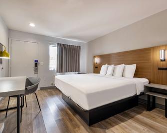 Motel 6 Santa Ana, CA - סנטה אנה - חדר שינה