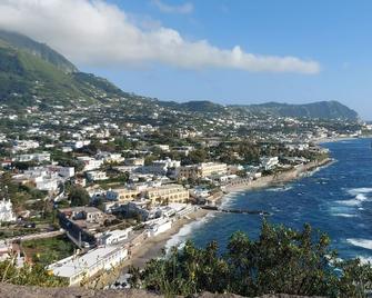 villa with sea view - Forio - Gebäude