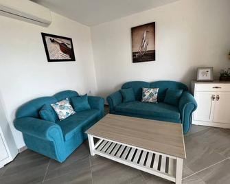 Delux 1+1 Apart Thalassa on Sea - Vokolida - Sala de estar