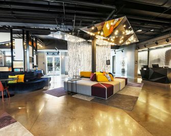 ألوفت باي ماريوت رينو-تاهو إنترناشونال ٔيربورت - رينو - ردهة