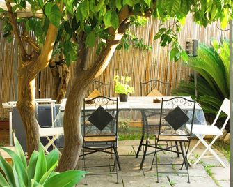The Green House - Apartment with Garden view - Serrano - Innenhof
