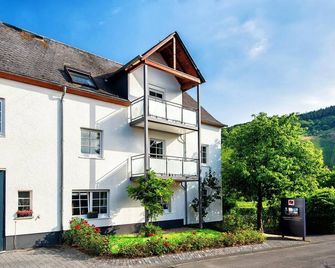 Weingut & Gästehaus Christoph Clüsserath - Trittenheim - Gebäude