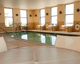 Hampton Inn & Suites Riverton - Riverton - Piscina