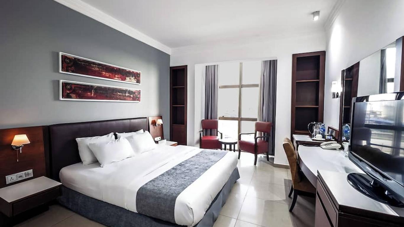 Avenue Suites