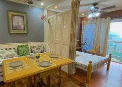 Green Valley Hideaway+pet friendly+parking+wi-fi - Baguio - Dining room