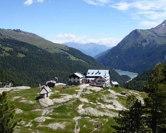 Hotel Montani - Morter