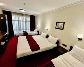 Bh Hotel Hamburg - Skopje - Bedroom