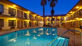 Studio City Court Yard Hotel - Los Angeles - Pool