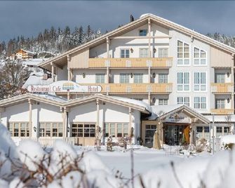 Hotel Kurpark - Bodenmais - Building