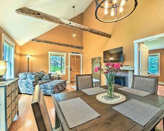 Hidden Gem Cottage Near Blue Hill Peninsula - Brooklin - Salle à manger