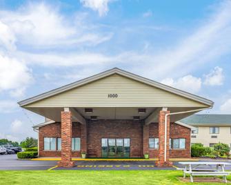 Super 8 by Wyndham Henrietta/Rochester Area - Henrietta - Edificio