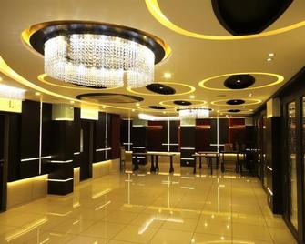 The Grand Hotel - Ānand - Ingresso