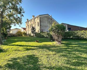 Beautiful Apartment In San Martino Buon Albergo - San Martino Buon Albergo - Edificio