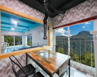Gapyeong Ghainn Kids Poolvilla - Gapyeong - Balcony