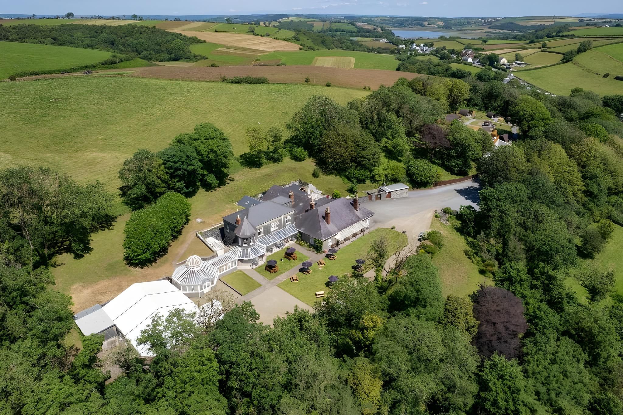 Broadway House - Carmarthen