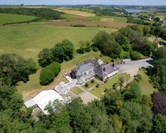 Broadway House - Carmarthen
