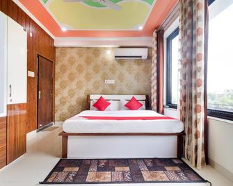 Hotel O Legacy Rbl - Raebareli - Bedroom