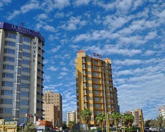 Le Royal Express Salmiya Hotel - Kuwait City - Building