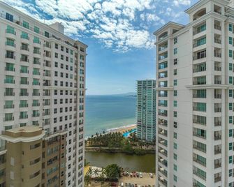 Grand Venetian Beachfront Condo - Puerto Vallarta - Building