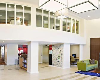 TownePlace Suites by Marriott Mississauga-Airport Corporate Centre - Mississauga - Lobby