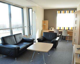 كواليتي سيليسيان هوتل - كاتوفيتشي - غرفة معيشة