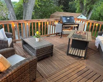 Comfortable City house 5-bedroom St. Paul/Minneapolis, dogs ok. - Minneapólis - Pátio