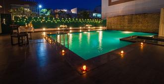 Rosewood Apartment Hotel - Pantnagar - Rudrapur - Pool