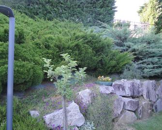 Very nice suite completely independent with its private bathroom - Firminy - Restaurant