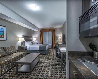 Timber Ridge Inn And Suites - Fox Creek - Спальня