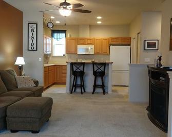 Condo conveniently located in the Heart of Old Town Florence - Florence - Kitchen