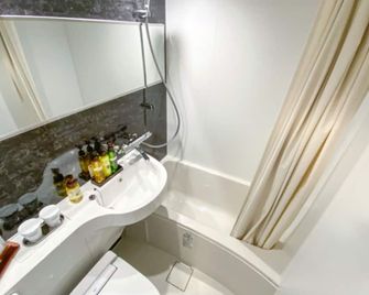 Hotel Livemax Okayama Kurashiki Ekimae - Kurashiki - Bathroom