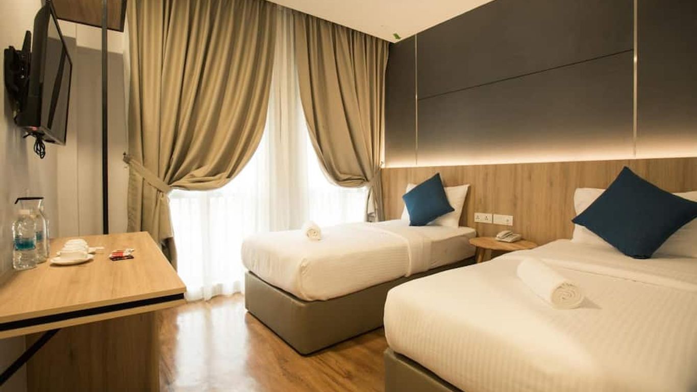 Hotel Ciq, Jalan Trus