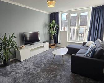 Northampton Cozy Apartment Retreat - Northampton - Living room