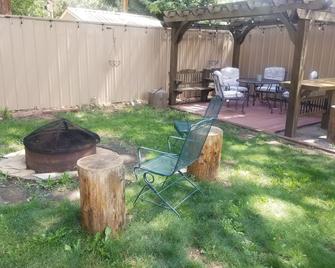 Log Sided Home in the Heart of Chama NM - Chama - Patio