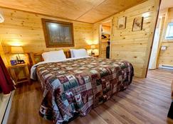 Yellowstone's Treasure Cabins - Gardiner - Schlafzimmer