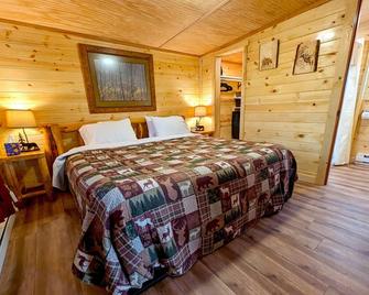 Yellowstone's Treasure Cabins - Gardiner - Bedroom