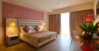Turin Airport Hotel & Residence - San Francesco al Campo - Bedroom
