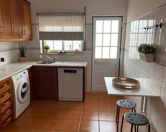 Country Town Apartment - Almeirim - Cocina