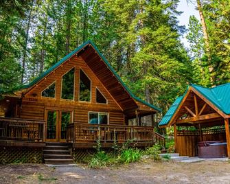 Tivoli Chalet - Leavenworth - Building