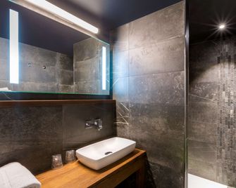 Best Western L'Aquarium Arras Nord - Fresnes-lès-Montauban - Bathroom
