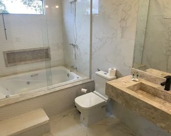 Parque Hotel Holambra - Jaguariúna - Badkamer