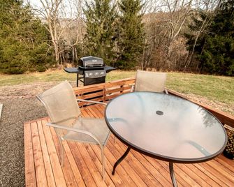 Off-Grid Ringtown Accommodation Ideal for Weekend Getaways in Pennsylvania - Ringtown - Balcony