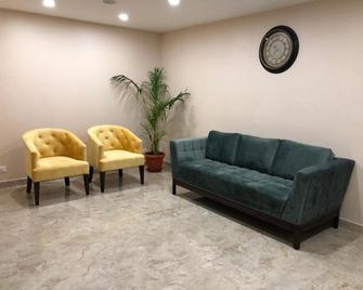 Hotel Ak Suites - Patiala - Lobby