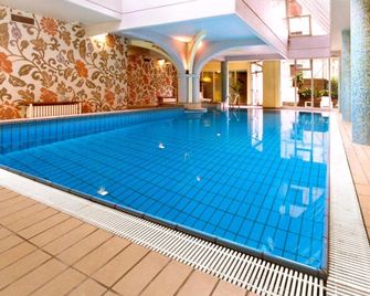 Hotel Ferrari - Salsomaggiore Terme - Pool