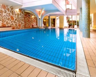 Hotel Ferrari - Salsomaggiore Terme - Pool