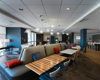 Home2 Suites by Hilton Joplin - Joplin - Restaurante